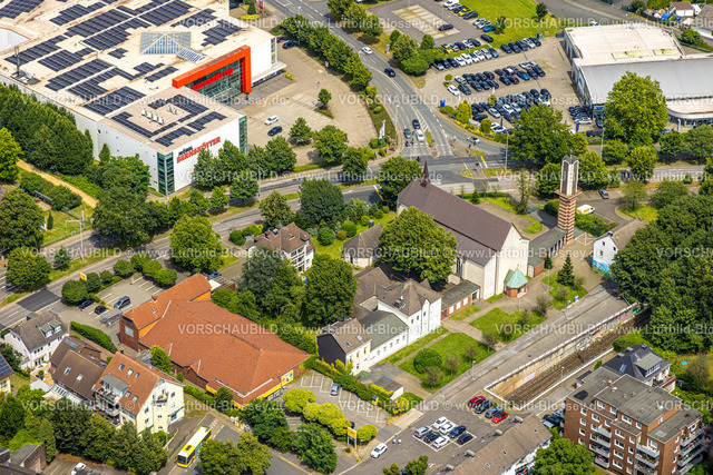 Muelheim240702735 | Luftbild, Küchen Bernskötter Küchenmöbelgeschäft mit Solardach, Netto Supermarkt, kath. Kirche St. Joseph, Heißen - Mitte, Mülheim an der Ruhr, Ruhrgebiet, Nordrhein-Westfalen, Deutschland