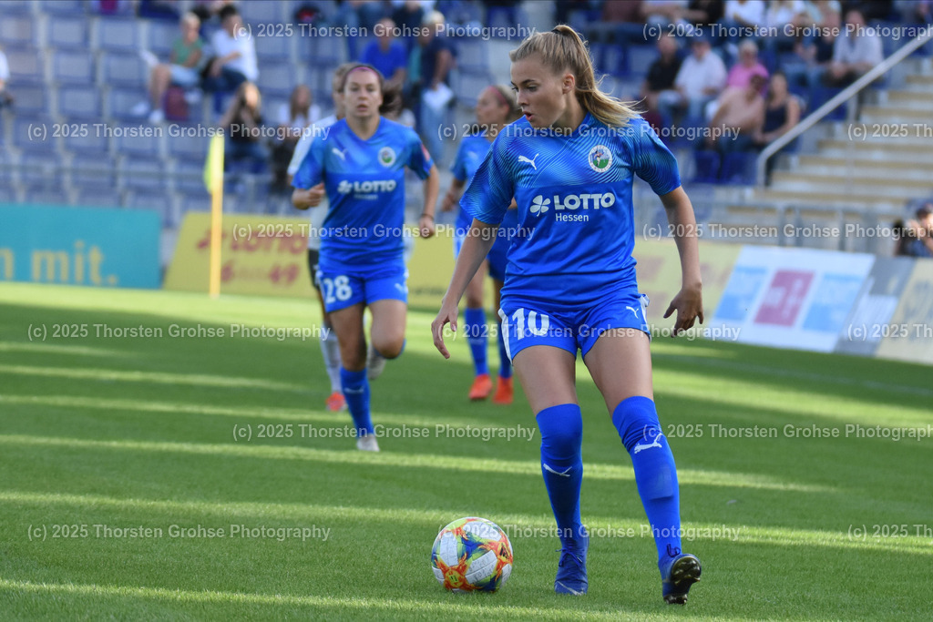 FoFootball, 1. Women-League, 1. FFC Frankfurt vs. 1. FFC Turbine Potsdam, 16.08.2019 | Football, 1. Women-League, 1. FFC Frankfurt vs. 1. FFC Turbine Potsdam, 16.08.2019; in Stadion am Brentanobad in Frankfurt, (Germany)

Image:  Laura Freigang #10 (1.FFC Frankfurt)

DFL REGULATIONS PROHIBIT ANY USE OF PHOTOGRAPHS as IMAGE SEQUENCES and/or QUASI-VIDEO. - Realisiert mit Pictrs.com