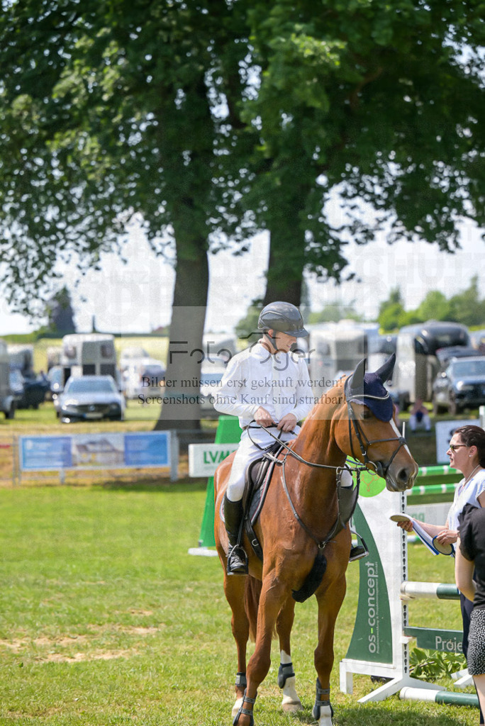 Reitturnier Voxtrup | Entdecke hochwertige Reitturnierfotos von Foto Oger. Professionell, emotional und authentisch – jetzt Lieblingsmomente im Shop bestellen.Deutschlandweite Turnierfotografie. - Realisiert mit Pictrs.com