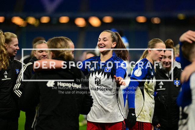 Fußball I Frauen I Saison 2025-2026 I DFB-Pokal I Achtelfinale I Hamburger SV - Bayer 04 Leverkusen I 18257 | Der Sportfotograf. - Realisiert mit Pictrs.com