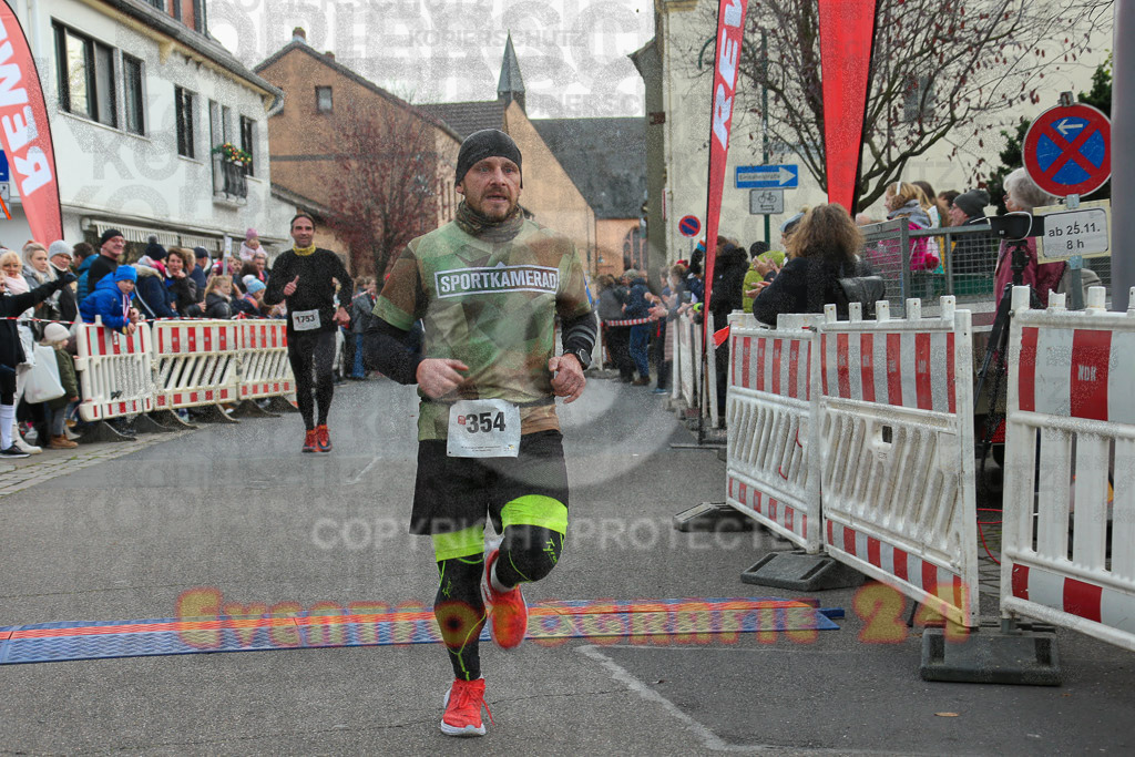 221127_1217_EX1_2328 | Sportfotografie im Rhein-Sieg Kreis, Köln, Bonn, NRW, Rheinland Pfalz, Hessen, etc. Unser Tätigkeitsfeld umfasst den Laufsport vom Volkslauf über den Marathon, Duathlon, Triathon bis zum Ultralauf wie Kölnpfad Ultra oder Schindertrail.