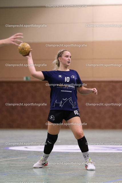 Handball I Juniorinnen I Saison 2026-2027 I Oberliga Schleswig-Holstein I 3. Spieltag I HSG Kalkberg 06 - TSV Bargteheide 197 | Lennya Putzig (10, HSG Kalkberg 06) - Realisiert mit Pictrs.com