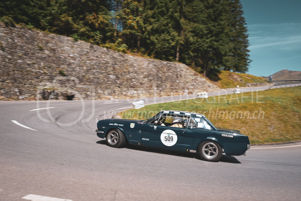 21. Arosa ClassicCar 2025 - 6. =September= 2025 | Peter Keller aus Henggart (SUI) in einem Ford Mustang aus dem Jahre 1965 mit Startnummer 509 am Arosa ClassicCar 2025 in der Kategorie Competition..@arosaclassiccar, @arosa.official, #arosaclassiccar, #arosa, #76curves, #classiccarBild: Sportfotografie Markus Aeschimann | www.markus-aeschimann.ch - Realisiert mit Pictrs.com