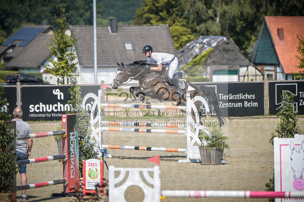 DOS_1213 | Entdecke hochwertige Reitturnierfotos von Foto Oger. Professionell, emotional und authentisch – jetzt Lieblingsmomente im Shop bestellen.Deutschlandweite Turnierfotografie. - Realisiert mit Pictrs.com