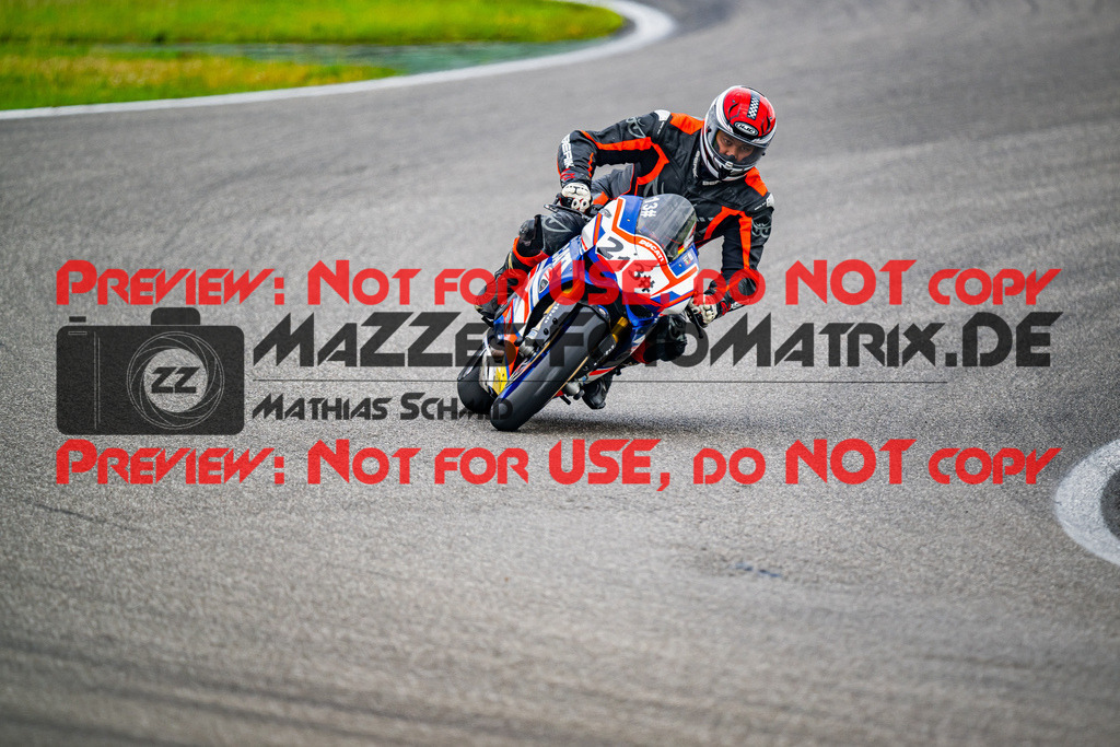 MaZZes_FotoMatrix_240701_6007705_6407 | WEISS