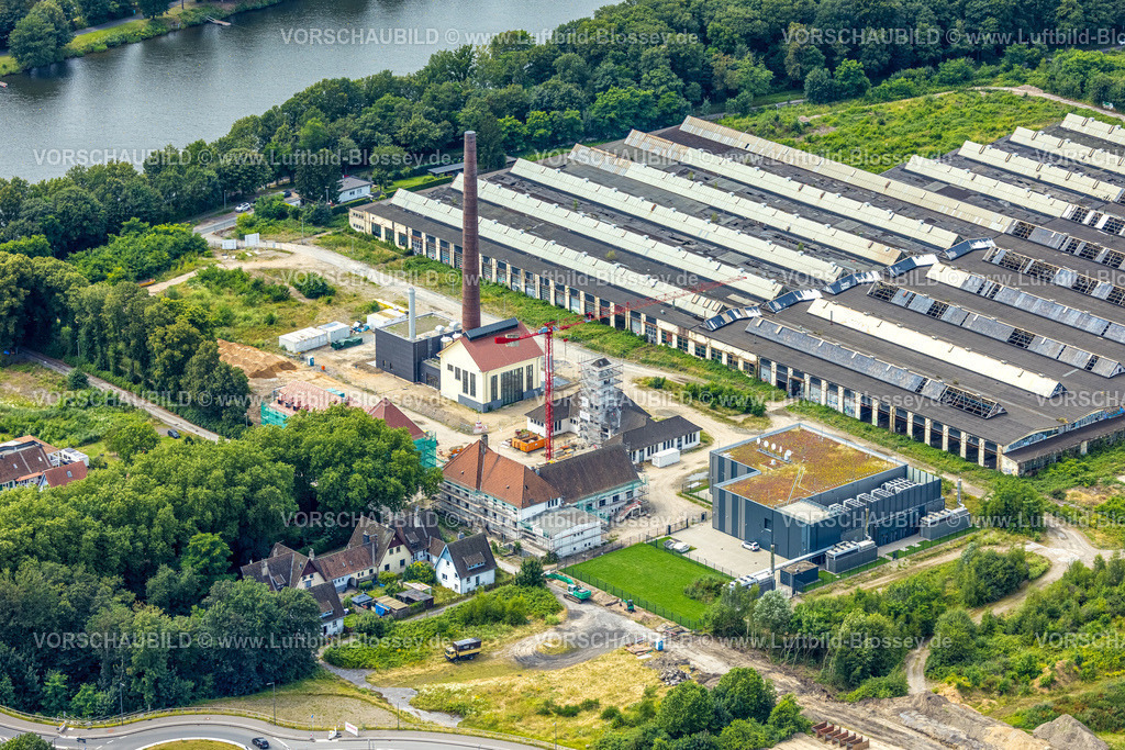 Duisburg240703640-Sued | Luftbild, Duisburg-Süd, geplantes Duisburger Wohnquartier am ehemaligen Rangierbahnhof Wedau, Werkstätten ehemaliges Ausbesserungswerk mit Schornstein, Wedau, Duisburg, Ruhrgebiet, Nordrhein-Westfalen, Deutschland