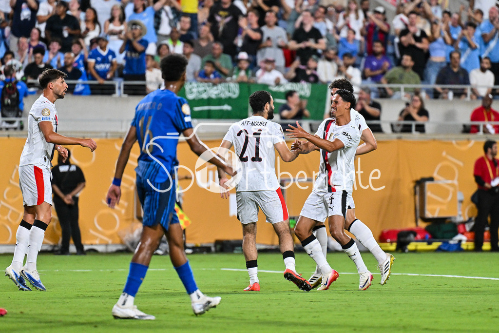 Manchester City - Al-Hilal SFC | Jubel der Englaender nach dem Treffer zum 1-0 durch Bernardo SILVA (Manchester City 20) / Tor / Torschuetze / Freude / Happy / FIFA Club World Cup: Manchester City - Al-Hilal SFC, Camping World Stadium am 30.06.2025 / NOT FOR SALE IN USA