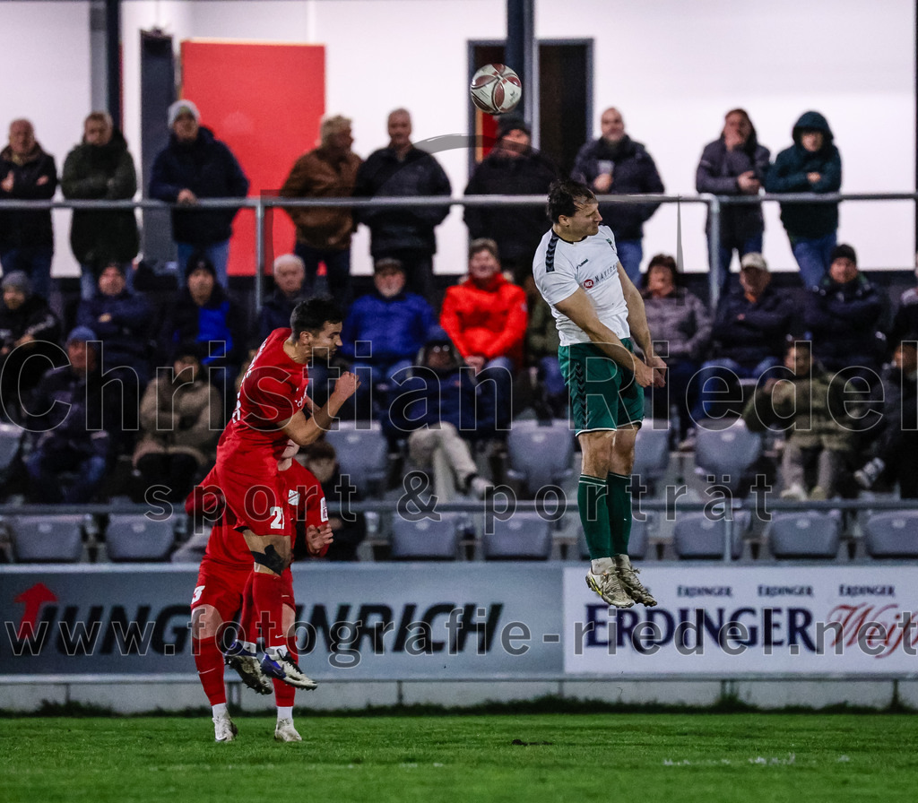 2024-03-28_045_FC_Schwaig_gegen_VfB_Forstinning | Oberding, Deutschland, 28.03.2024:
Fußball, Landesliga Südost 2023 / 2024, 27. Spieltag, FC Schwaig gegen VfB Forstinning, Endergebnis: 2:1

Luka Radulovic (VfB Forstinning, #21), Markus Straßer (FC Schwaig, #11)

Foto: Christian Riedel / fotografie-riedel.net