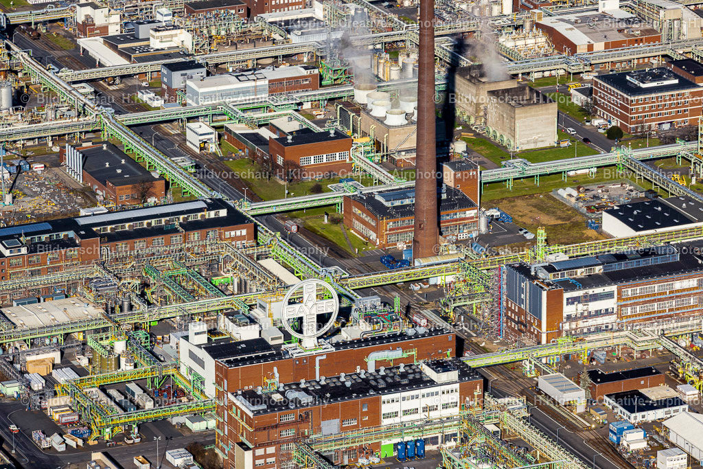 439A6808 | Technische Anlagen im Industriegebiet Chempark Dormagen im Ortsteil Chorweiler in Köln im Bundesland Nordrhein-Westfalen. Der Produktionsschwerpunkt des Standorts liegt auf der Entwicklung und Herstellung von Pflanzenschutzmitteln, Polymeren, Kunststoffen und Kautschuken - Realisiert mit Pictrs.com