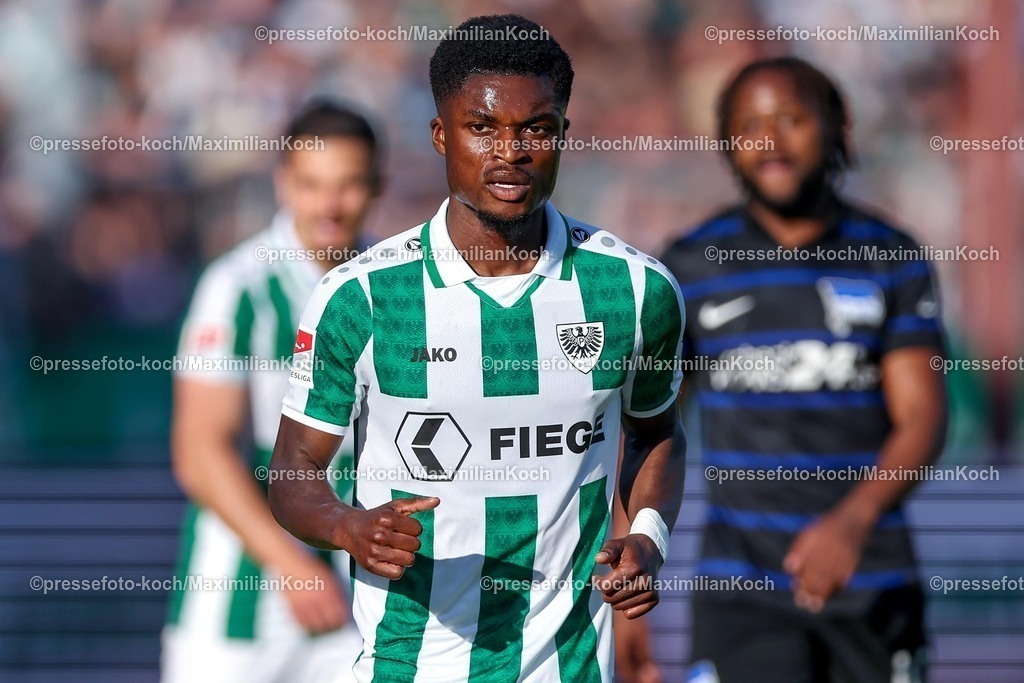 SCP09052502221 | 09.05.2025, Fußball, Preußen Münster - Hertha BSC, 2. Fußball Bundesliga, 33. Spieltag, Preußenstadion, Saison 2024 2025: Daniel Kyerewaa (Preussen Muenster #07) DFB regulations prohibit any use of photographs as image sequences and or quasi-video.