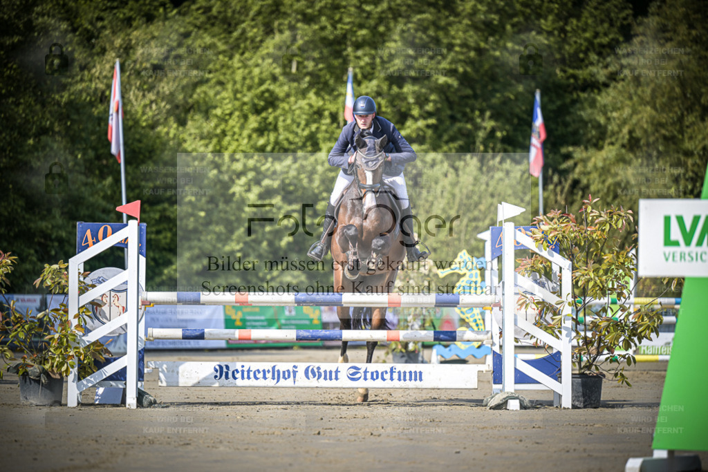 DOS_2834 | Entdecke hochwertige Reitturnierfotos von Foto Oger. Professionell, emotional und authentisch – jetzt Lieblingsmomente im Shop bestellen. - Realisiert mit Pictrs.com