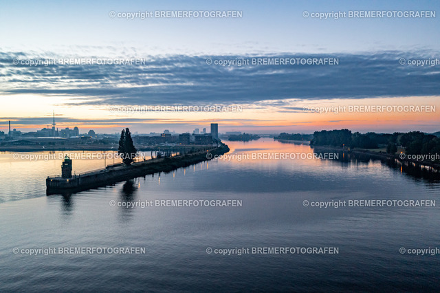 DJI_0029 | 30.09.2022 Drohnenaufnahmen Dt. Schifffahrtstag 2022 Bremen Wendebecken / Weser