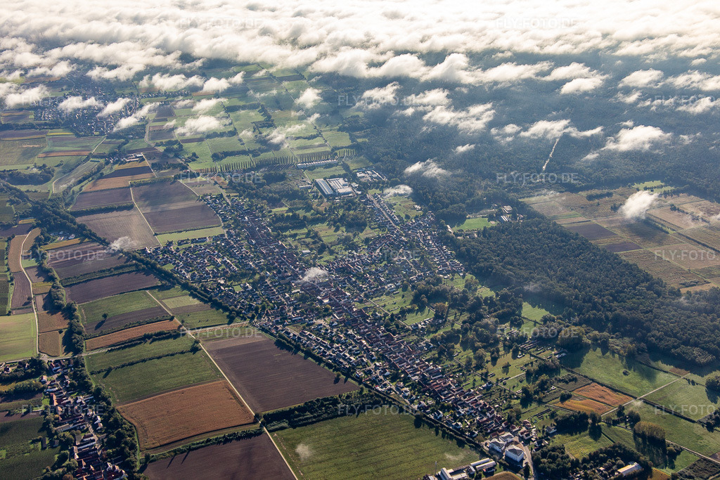 Luftbild: Ortschaft von Westen im Ortsteil Schaidt in Wörth im Bundesland Rheinland-Pfalz in Deutschland. Foto: IMG_143479.jpg vom 29.09.2024 durch Werner Riehm/FLY-FOTO.de