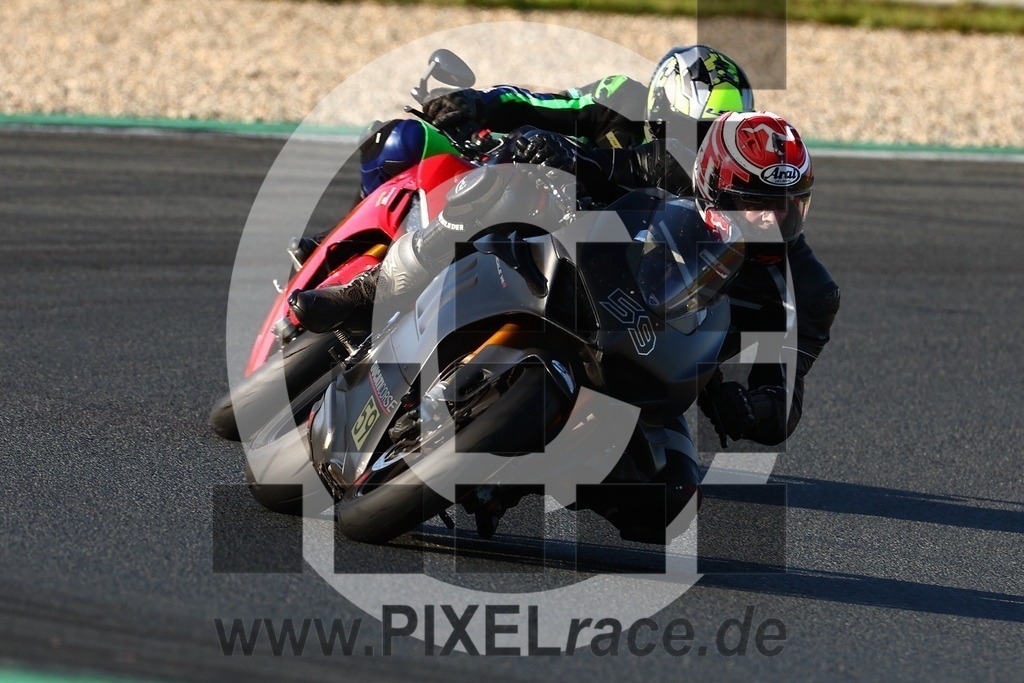 0059-20240813_04802 | Schöne Erinnerungen an spannende Momente - das festzuhalten ist unser Job. PIXELrace.de ist seit 2003 auf den Rennstrecken Europas unterwegs um die Action draußen beim Fahren und die wunderbare Stimmung imm Fahrerlager für euch einzufangen.