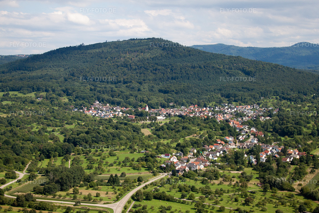 Luftbild: Gaggenau-Oberweier im Ortsteil Oberweier in Gaggenau im Bundesland Baden-Württemberg in Deutschland. Foto: IMG_31214.jpg vom 09.08.2010 durch Werner Riehm/FLY-FOTO.de
