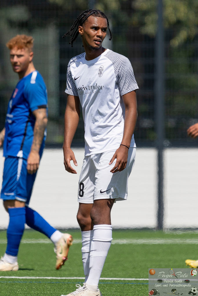 Testspiel: Spvgg. 03 Fechenheim - Türk Gücü Friedberg, 13.07.2024 | Kaleab Eyassu (Spvgg. 03 Fechenheim #18), Spvgg. 03 Fechenheim - Türk Gücü Friedberg, Frankfurt am Main, Sportanlage Birsteiner Straße, 13.7.2024 - Realisiert mit Pictrs.com