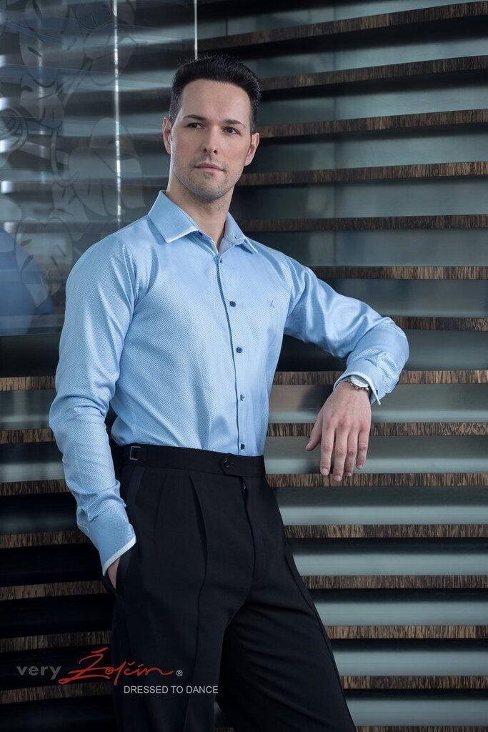 Arkadius_Fashion_040 | Mein Name ist Arkadius. Ich fotografiere Ihre Hochzeit in Frankfurt und im Umkreis von 200 km. Als Fotograf bin ich noch bekannt im Bereich Business- und Modefotografie.