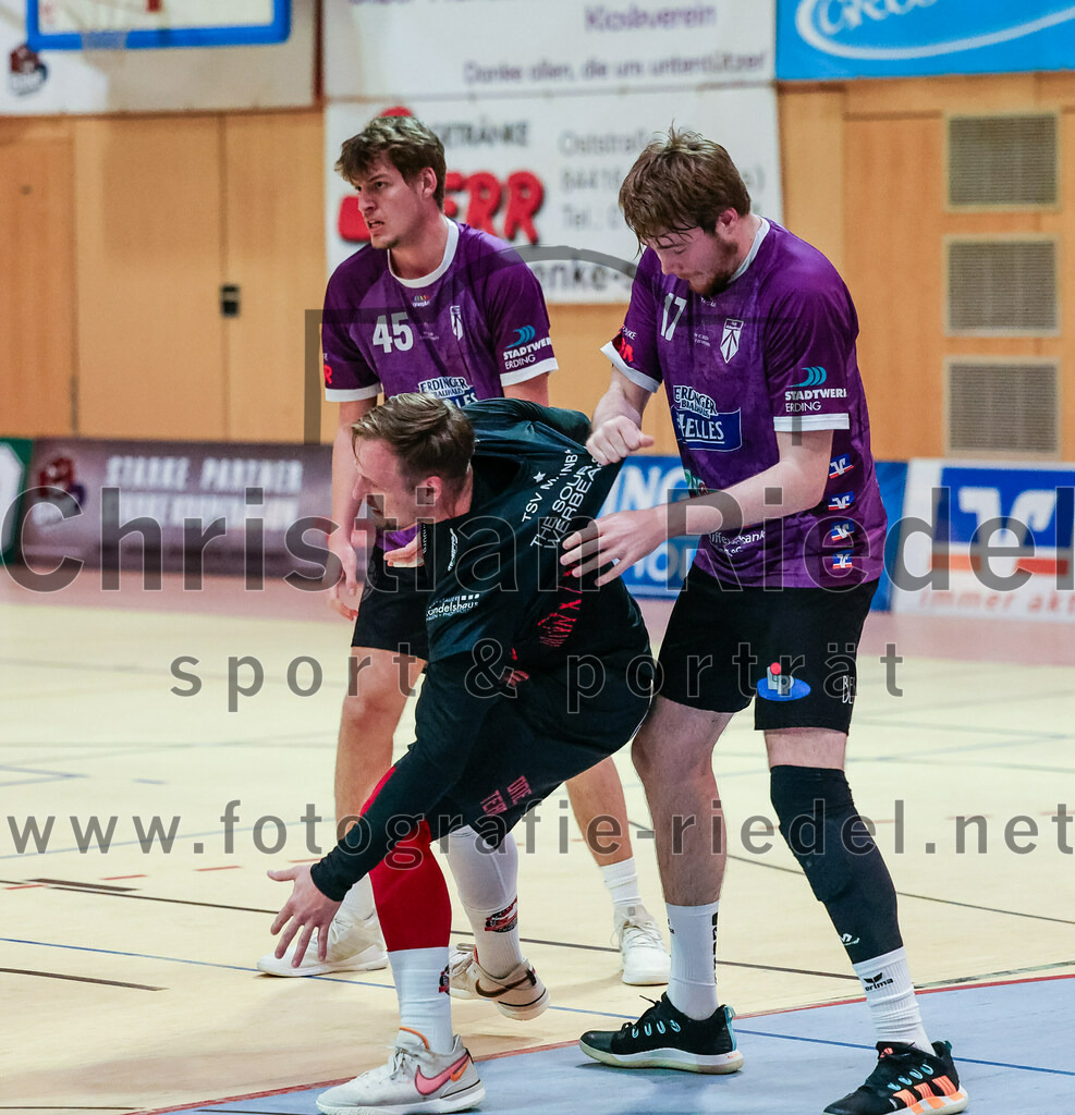 2023-11-26_091_SpVgg_Altenerding_gegen_TSV_1861_Mainburg | Erding, Deutschland, 26.11.2023:
Handball, Bezirksoberliga Männer 2023 / 2024, 9. Spieltag, SpVgg Altenerding gegen TSV 1861 Mainburg, Endergebnis: 34:20

Ferdinand Ewald (SpVgg Altenerding, #45), Niklas Fleps (SpVgg Altenerding, #17)

Foto: Christian Riedel / fotografie-riedel.net