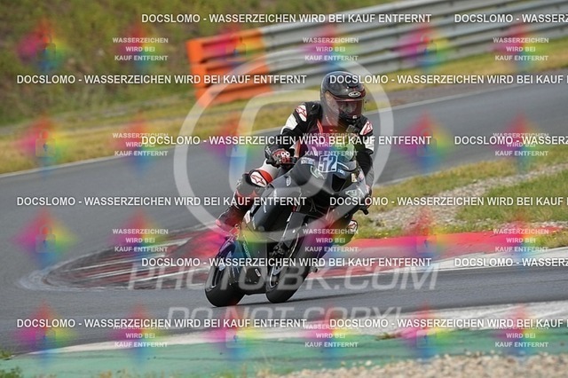 2025_09_01_PBK_42774 | Sportfotografie; SlowMotion; Video; Rennstrecke; Hafeneger; Speer; Racing; RSE; BMW; CBO; Trackday; Motorsportarena; Hockenheimring; Brno; Most; Barcelona; Valencia