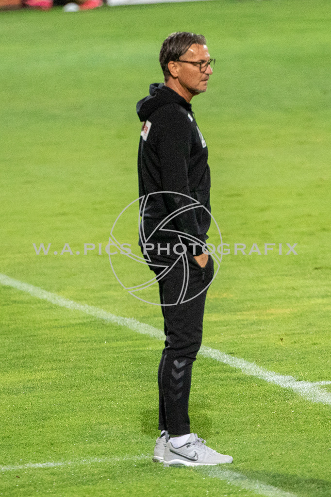 SV Ried vs Fc Wacker Innsbruck | RIED,AUSTRIA,17.JUL.20 - SOCCER - HPYBET 2. Liga, SV Ried vs FC Wacker Innsbruck. Image shows head coach Gerald Baumgartner (Ried).
Photo: SMP/Andreas Willdoner