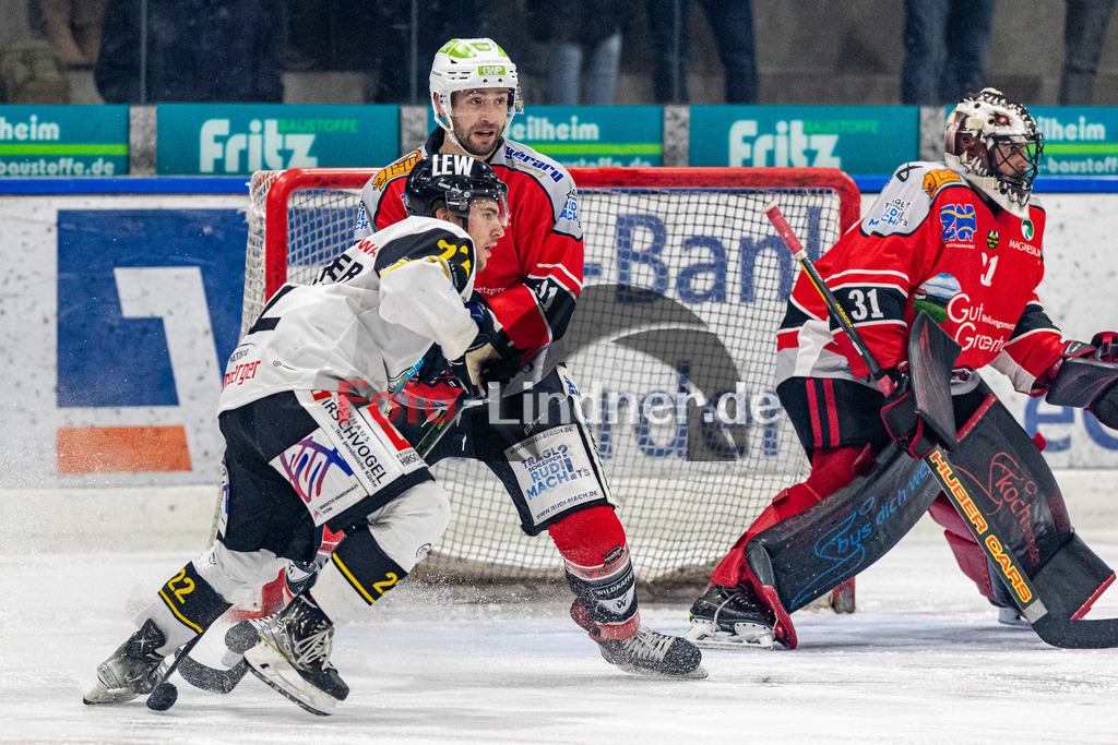 TSV Peißenberg Miners vs EA Schongau Mammuts | Eishockey Bayernliga 2023/2024, TSV Peißenberg Miners vs EA Schongau Mammuts, 20231215,
Gerangel Dominik EBENTHEUER (Miners 91) Tobias HOFERER (Mammuts 22),
2023-12-15 in Peißenberg (Eisstadion)
22 Tobias HOFERER (Mammuts 22), 91 Dominik EBENTHEUER (Miners 91), 31 Korbinian SERTL (Miners Goali 31)
Copyright: WolfgangxLindner foto-lindner.de