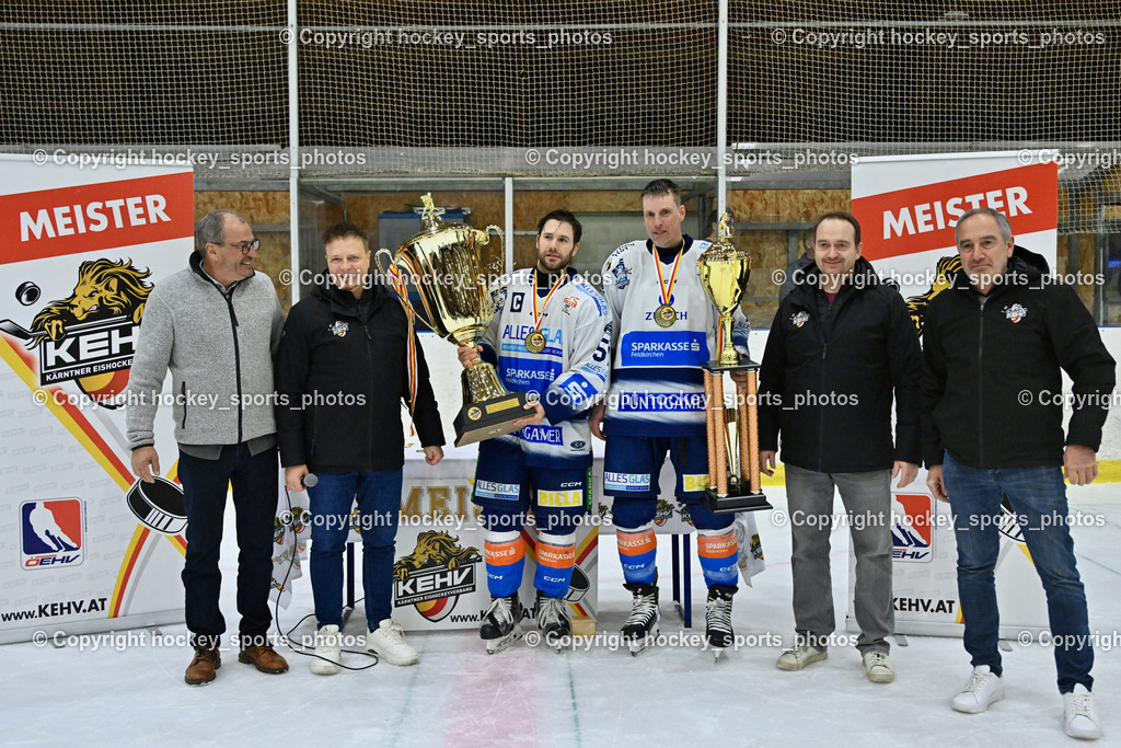 ESC Sparkasse Steindorf Meister 2025/26 | Georg Kavalar Bürgermeister Steindorf, #18 Pewal Martin ESC Steindorf, #57 Wilfan Franz ESC Steindorf, , KEHV, Kärntner Eishockeyverband Präsident Michael Herzog Löschnig, KEHV SIEGFRIED BREIML, KEHV Michael Baumer, ESC Sparkasse Steindorf Meister 2025/26, ESC Sparkasse Steindorf Meister 2025/26 am 08.03.2026 in Althofen (Stadthalle Althofen), Austria, (Photo by Bernd Stefan)