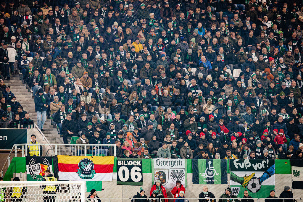 2. Bundesliga, Saison 2025/26, 15. Spieltag: SC Preußen Münster - Hannover 96 | Münster, 05.12.2025: 2. Bundesliga, 15. Spieltag, SC Preußen Münster gegen Hannover 96 im LVM-Preußenstadion in Münster. Foto: sportfotografie.ms | Markus Paletta - Realisiert mit Pictrs.com