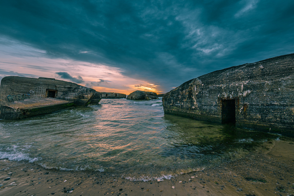 Bunker im Meer | Hier jetzt die schönsten Landschaft,Wetter und Tier als Wandbilder und vieles mehr zum günstigen preis bestellen, Der Fotograf aus Heiligenhaus - Realisiert mit Pictrs.com