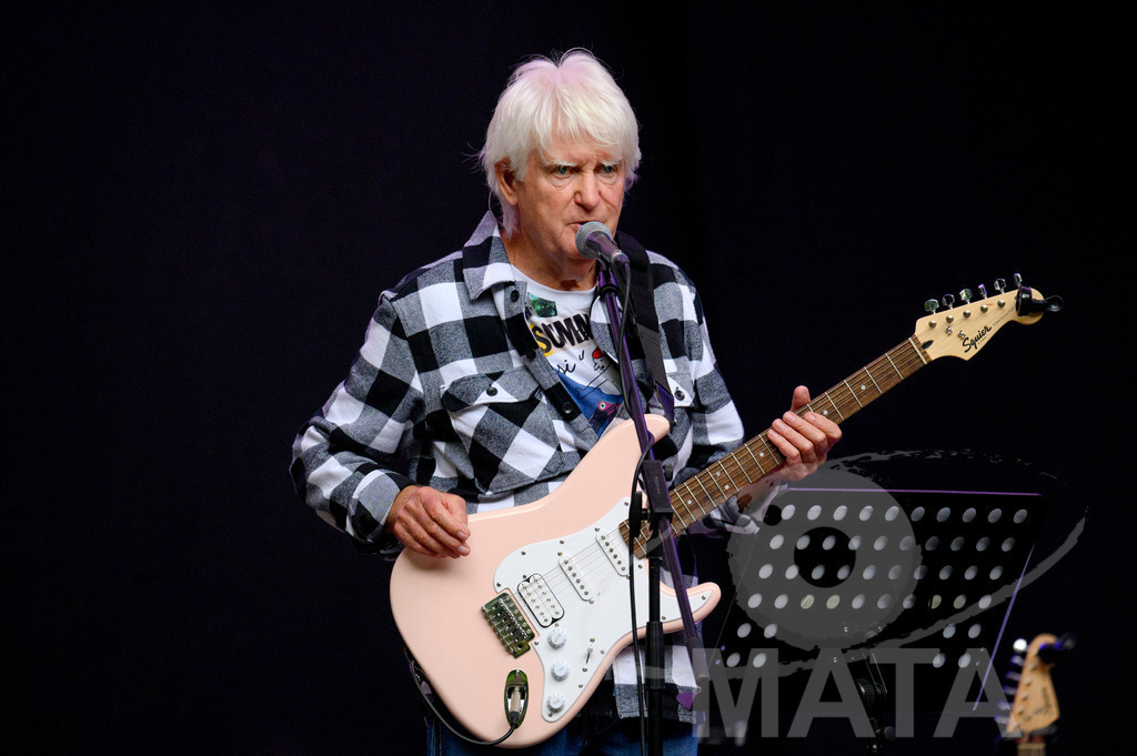 _DWA2981 | John Lees von John Lees' Barclay James Harvest live bei einem Konzert in Serenadenhof Nürnberg, 01.07.2023 - Realisiert mit Pictrs.com