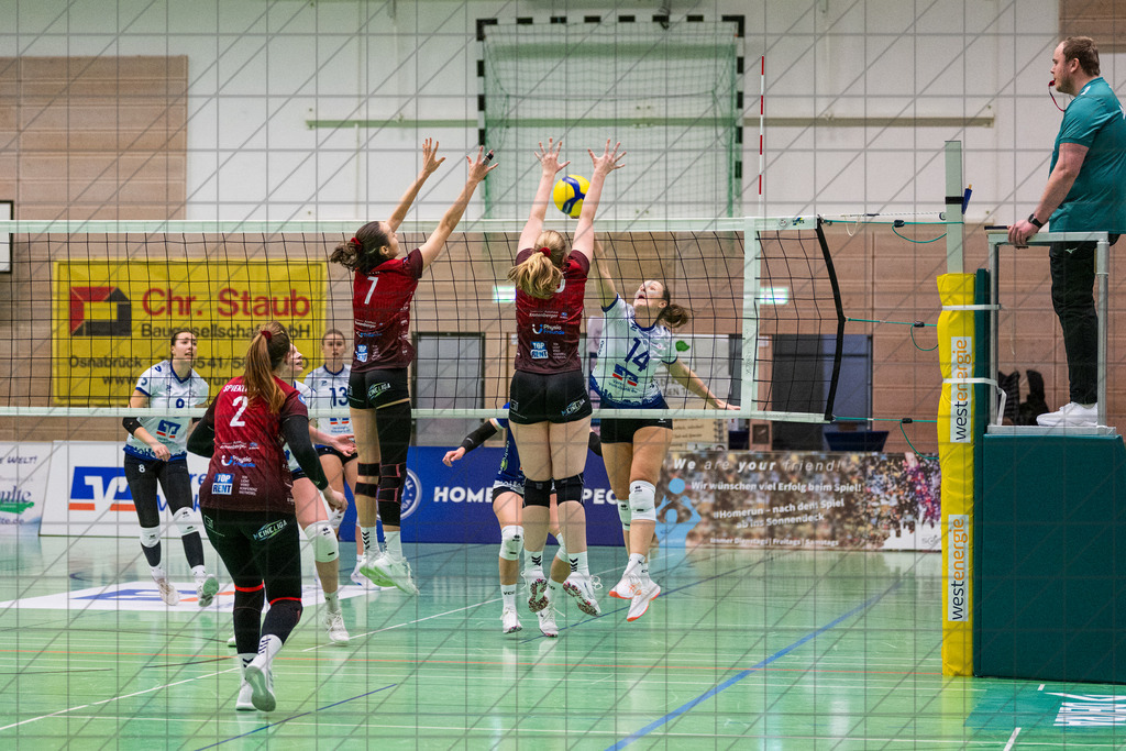 2. VBLF Nord 25/26 | Spiel 4065 | VC Osnabrück vs. TUSA City Girls Düsseldorf | KOOP Maria (VC Osnabrück e.V. #14) im Angriff. //  10.01.26: 2. VBLF Nord 25/26 | Spiel 4065 | VC Osnabrück vs. TUSA City Girls Düsseldorf / Osnabrück / Deutschland  //   CREDIT:www.bullenfotos.de, Martin König, Hörner Weg 40, D-49078 Osnabrück, +4917663732967 // Nutzung und Weitergabe nur zu den vereinbarten Zwecken. Presseanfragen an Ersteller. Alle Rechte beim Ersteller. Honorierung nach MFM. - Realisiert mit Pictrs.com