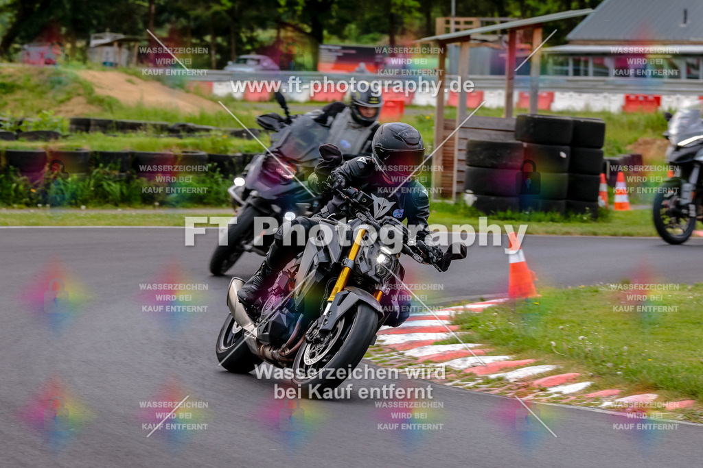 MotoTeamVBK-20163 | Hier findet Ihr Bilder von Touristenfahrten auf der Nürburgring Nordschleife oder von anderen Veranstaltungen die ich besucht habe. Viel Spass beim Durch Schauen 