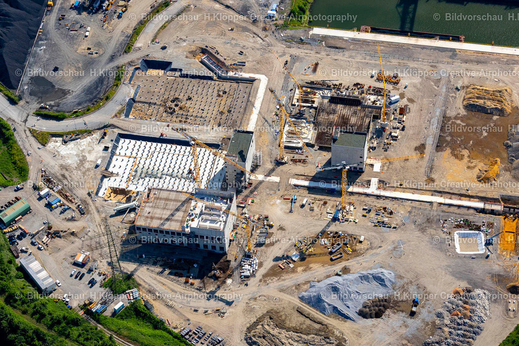 Luftbild Duisburg-4643 | Baustelle zum Neubau "der ersten Direktreduktions-Anlage von thyssenkrupp Steel" an der Ackerstraße im Ortsteil Fahrn in Duisburg - Realisiert mit Pictrs.com