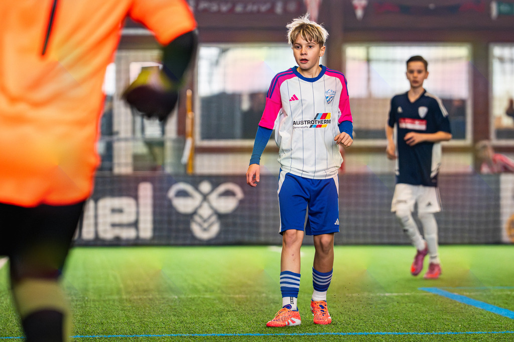 _BLR9884 | Professionelle Fußball- und Sportfotografie. Spielbilder online ansehen und kaufen – Einzelbilder oder komplette Galerien in hoher Qualität. - Realisiert mit Pictrs.com