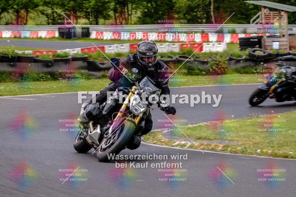 MotoTeamVBK-20904 | Hier findet Ihr Bilder von Touristenfahrten auf der Nürburgring Nordschleife oder von anderen Veranstaltungen die ich besucht habe. Viel Spass beim Durch Schauen 