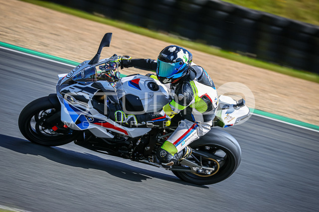 0990-260504OSL-010_990 | Deine Full-Service-Agentur für ✔️Videoproduktionen und ✔️Motorsportfotografie Jetzt Angebot anfragen!