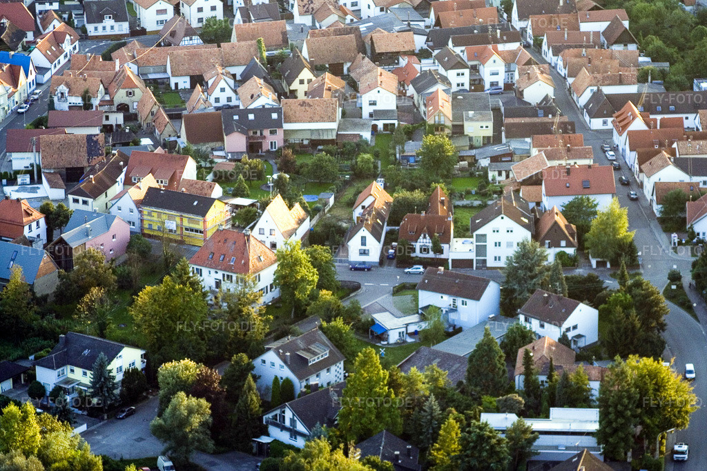 Luftbild: Cany-Barville-Straße im Ortsteil Maximiliansau in Wörth im Bundesland Rheinland-Pfalz in Deutschland. Foto: IMG_4004.jpg vom 21.09.2006 durch Werner Riehm/FLY-FOTO.de