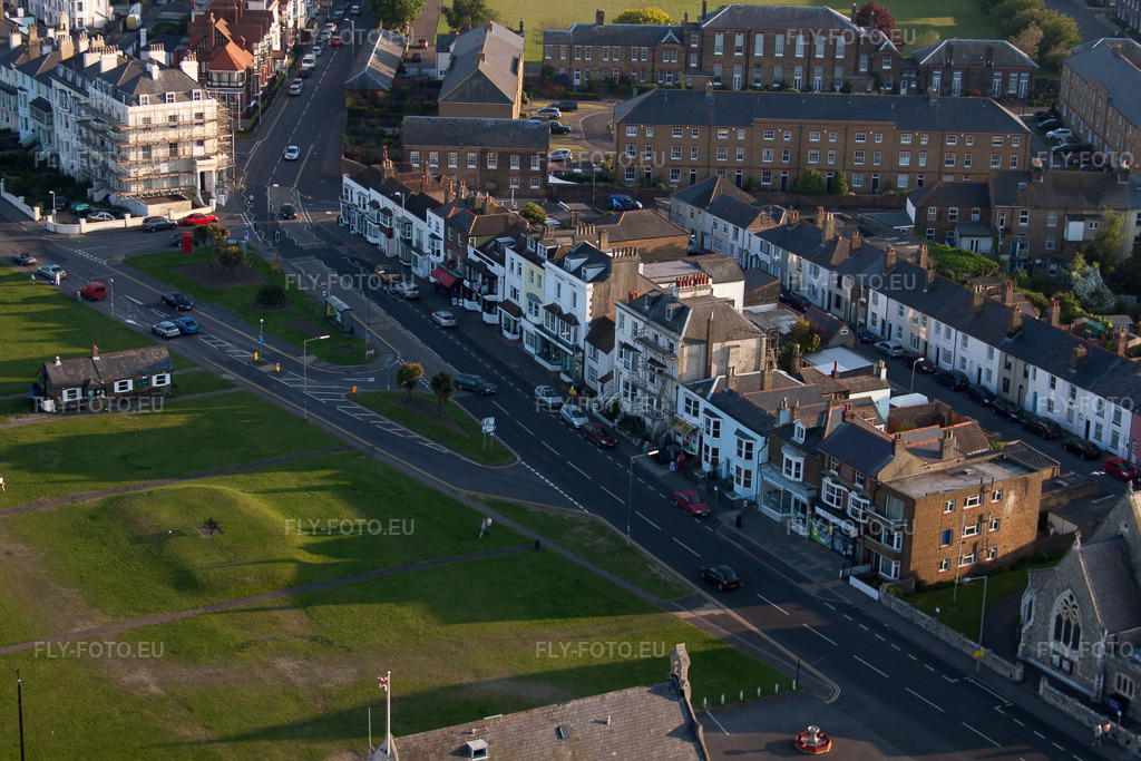Vue aérienne: Vue de la ville à Deal dans le département Angleterre, Grande Bretagne. Photo: IMG_50874.jpg prise le 27/05/2012 par Werner Riehm/FLY-FOTO.euRésolution de l'original: 4752 x 3168 px