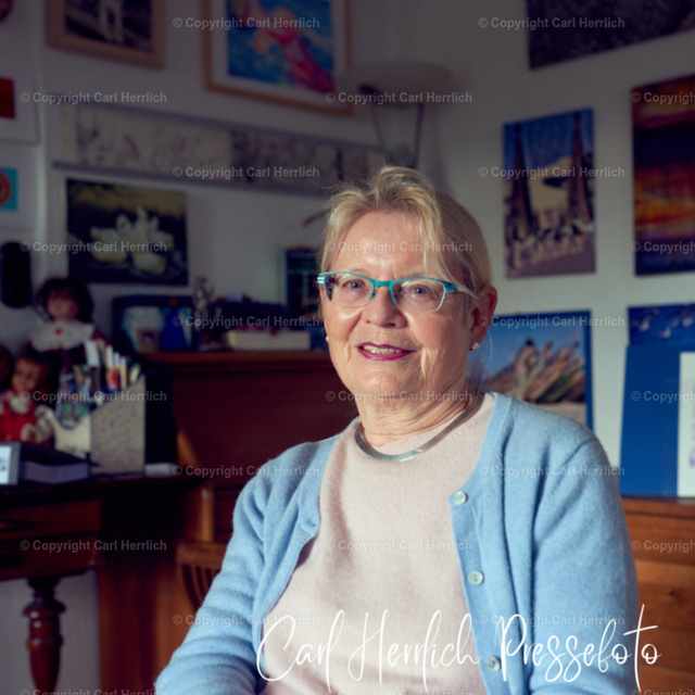 UWG - Ulrike Sprenger  | High End Portraits. Einzelportrait Paarportrait Gruppenportrait Künstlerportrait Bandportzait Bühnenfotografie Fashion Lifestyle Urbanlife  - Realisiert mit Pictrs.com