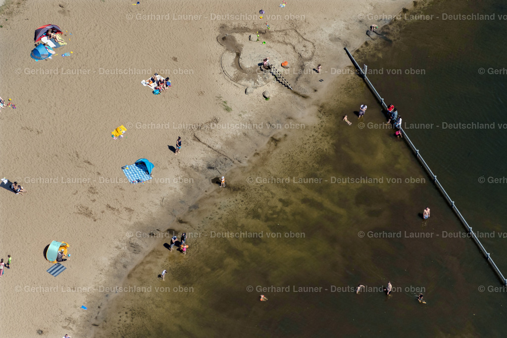 4029155 | BREMEN 01.06.2020 Uferbereiche am Sandstrand des Freibades " Achterdieksee " im Ortsteil Oberneuland in Bremen, Deutschland. // Sandy beach areas on the " Achterdieksee " in the district Oberneuland in Bremen, Germany. Foto: Gerhard Launer