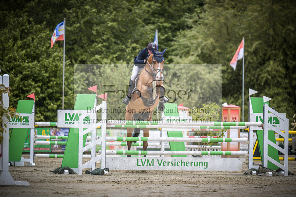 DOS_4945 | Entdecke hochwertige Reitturnierfotos von Foto Oger. Professionell, emotional und authentisch – jetzt Lieblingsmomente im Shop bestellen.Deutschlandweite Turnierfotografie. - Realisiert mit Pictrs.com