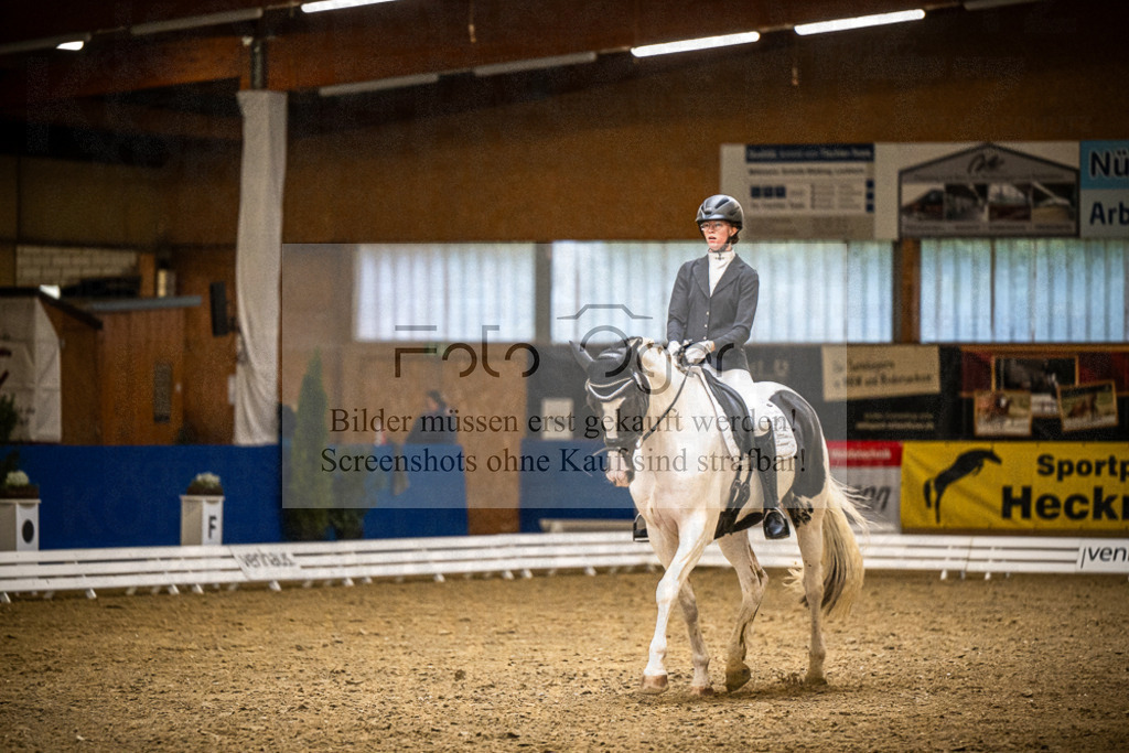 DOS_1511 | Entdecke hochwertige Reitturnierfotos von Foto Oger. Professionell, emotional und authentisch – jetzt Lieblingsmomente im Shop bestellen.Deutschlandweite Turnierfotografie. - Realisiert mit Pictrs.com