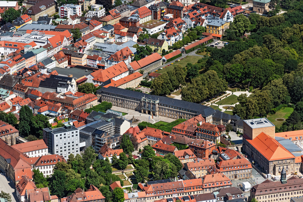 dr__0203857.jpg | BAYREUTH 08.07.2023 Gebäudekomplex und Parkanlage des Neuen Schloss an der Ludwigstraße in Bayreuth im Bundesland Bayern, Deutschland. // Building complex and park of the New Palace on Ludwigstrasse in Bayreuth in the state Bavaria, Germany. Foto: Daniel Reiter