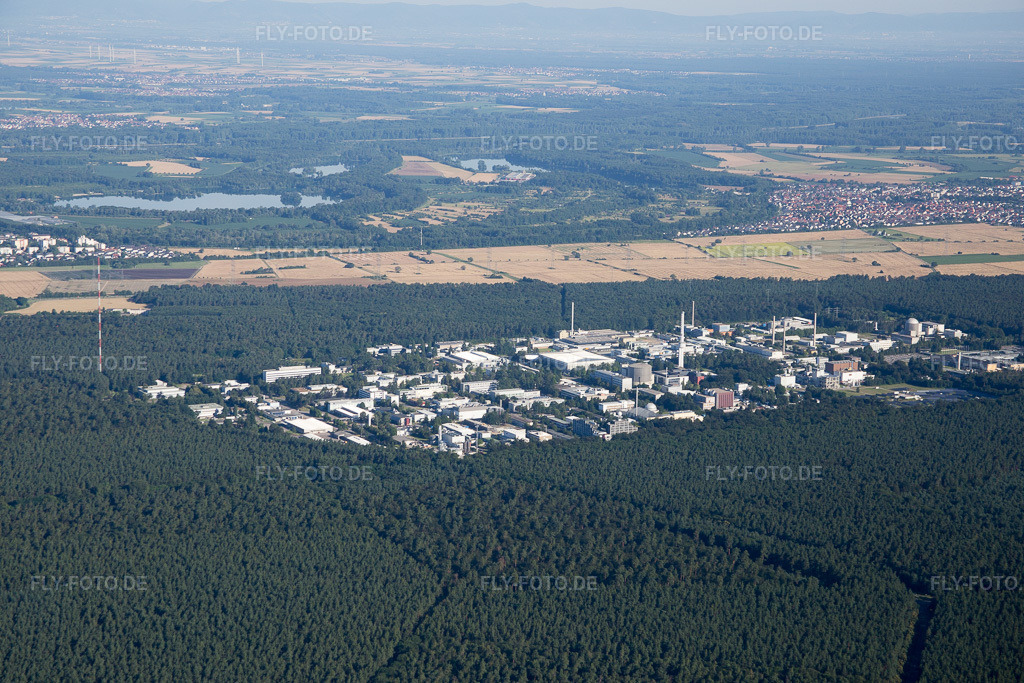 Luftbild: KIT Campus Nord aus Osten im Ortsteil Leopoldshafen in Eggenstein-Leopoldshafen im Bundesland Baden-Württemberg in Deutschland. Foto: IMG_091771.jpg vom 10.07.2016 durch Werner Riehm/FLY-FOTO.de