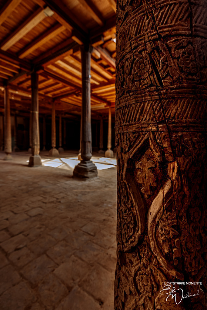 Dschuma Moschee, Khiwa  | Herzlich willkommen auf meiner Seite! Ich bin Elke Wallnisch, Deine Fotografin für lichtstarke Momente. Der Name steht für alles, was mich mit der Fotografie verbindet: Das Licht und seine machtvolle Wirkung auf eine Situation oder unsere Stimmung - Realisiert mit Pictrs.com
