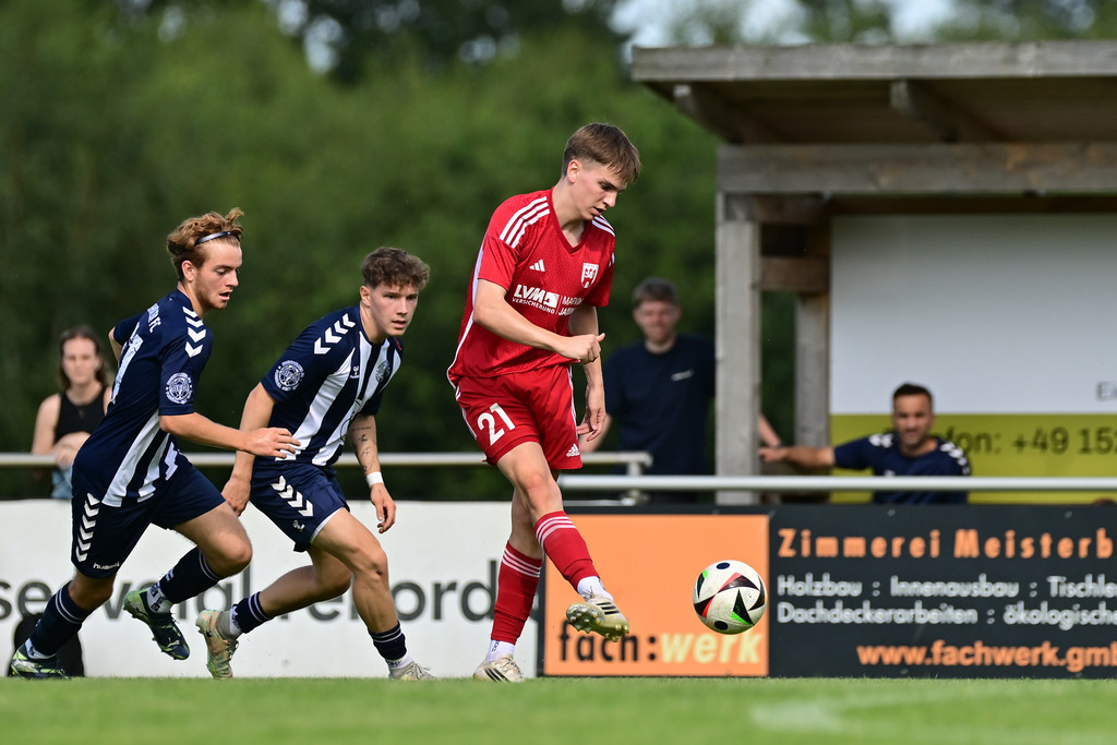 Fußball I Herren I Saison 2025-2026 I Bezirksliga I 1. Spieltag I Buchholzer FC - MTV Soltau | Der Sportfotograf. - Realisiert mit Pictrs.com