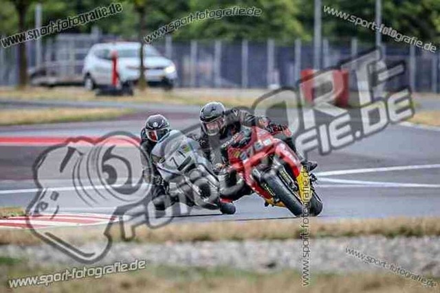 pubi0919 | Professionelle Fotos von Sportveranstaltungen, aber auch Hochzeiten und anderen Events. - Realisiert mit Pictrs.com