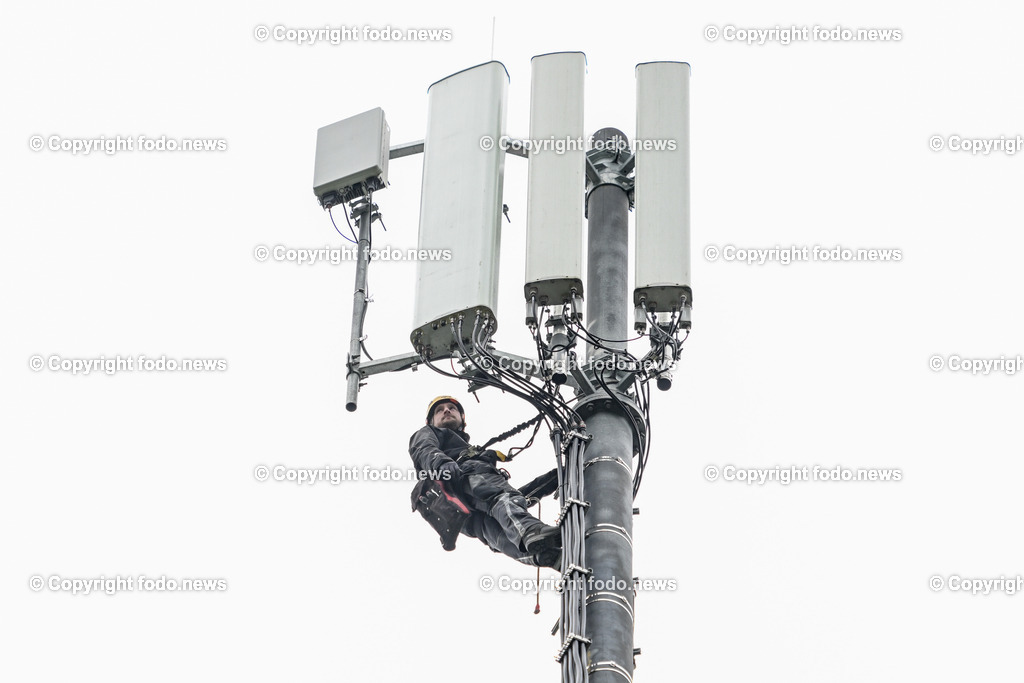 Mobilfunktechniker_ 19.04.2023-6 | 19.04.2023, Sattledt, AUT, Mobilfunk, Mobilfunktechniker, Handymast, im Bild Mobilfunk, Mobilfunktechniker, Handymast, Antennenanlage