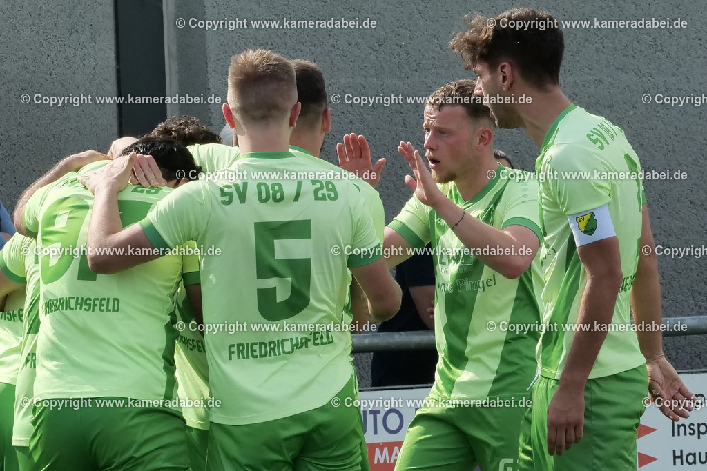 Fußball : Bezirksliga : SV 08/29 Friedrichsfeld - Borusia Veen am 10.05.2026 in Voerde Friedrichsfeld | Fußball : Bezirksliga : SV 08/29 Friedrichsfeld - Borusia Veen am 10.05.2026 in Voerde Friedrichsfeld - Realisiert mit Pictrs.com