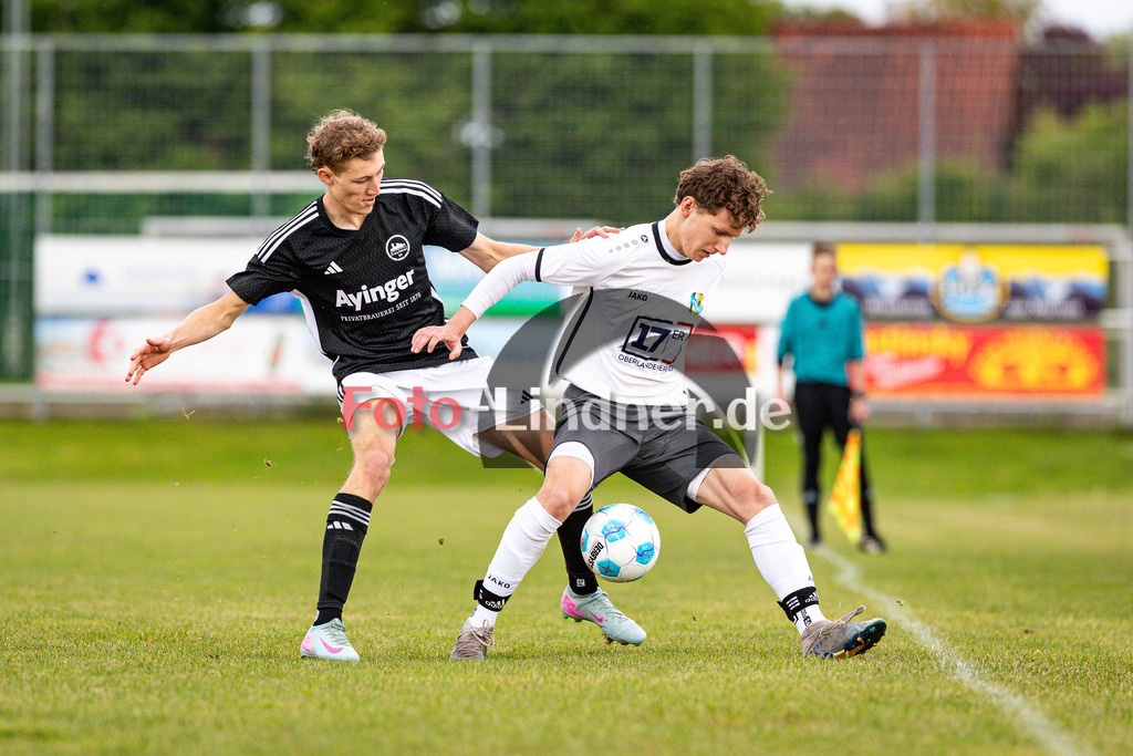 SG Hungerbach gegen SG Aying/Helfendorf | Fußball Herren Klasseliga Gruppe 1 Zugspitze 2025/26, SG Hungerbach gegen SG Aying/Helfendorf, 20250517,Zweikampf,2025-05-17 in Oberhausen (Sportplatz Oberhausen), Jonas STREICHER (SG Hungerbach 17), Leon VON SCHENK (SG Aying/Helfendorf 22)Copyright: WolfgangxLindner www.foto-lindner.de
