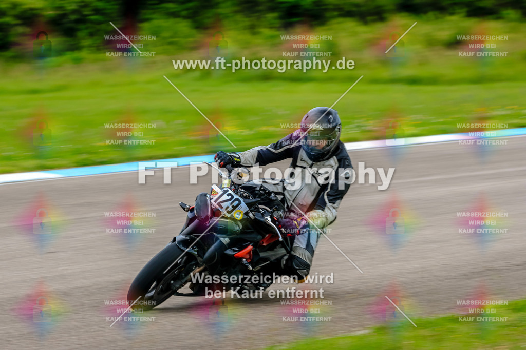 MotoTeam-3439 | Hier findet Ihr Bilder von Touristenfahrten auf der Nürburgring Nordschleife oder von anderen Veranstaltungen die ich besucht habe. Viel Spass beim Durch Schauen 